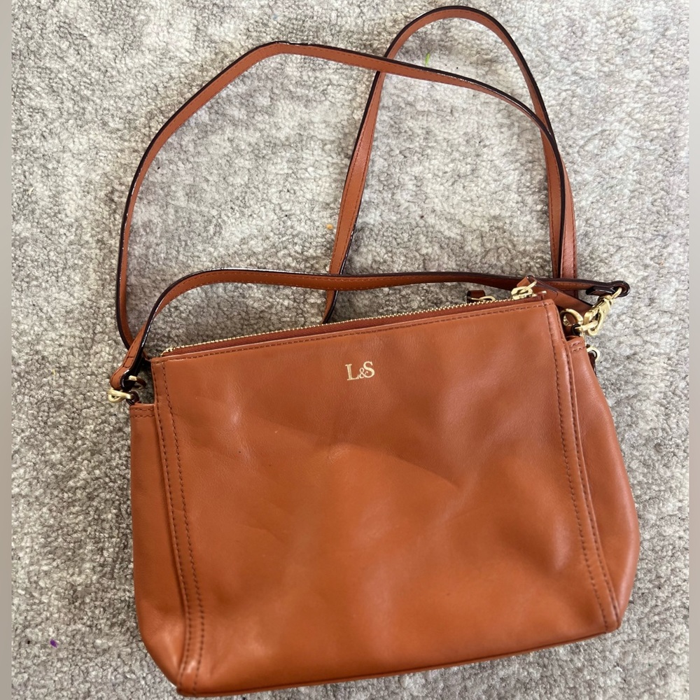 Lo & Sons The Pearl Crossbody Bag in Camel Nappa Leather